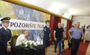 Suze i sjećanja na komemoraciji: Tuzla se oprostila od hrabrog policajca Samira Mustafića