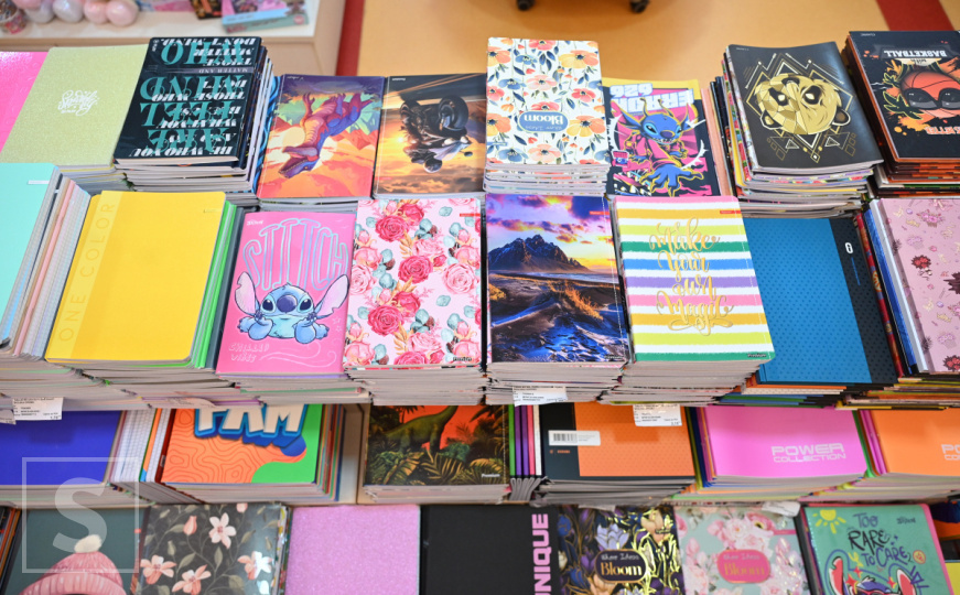 Sve skuplji povratak u klupe, opremanje za školu košta i do 600 KM: "Morao sam podići kredit"