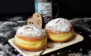 Kuhari otkrili tajnu: Dodajte ovaj sastojak u tijesto i krofne neće upiti ulje