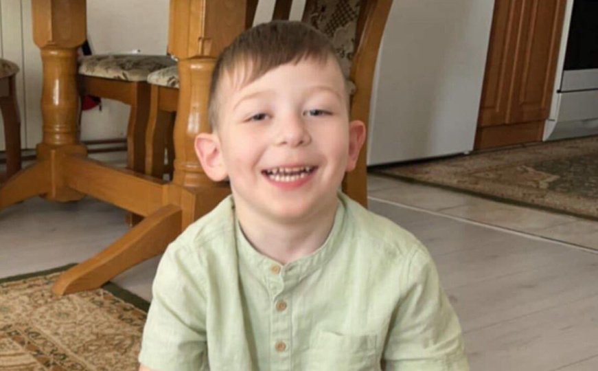 Pomozimo Ajnuru: Šestogodišnji dječak iz Sarajeva treba pomoć da prohoda