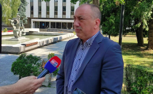 Crnadak citirao Orwella pred sjednicu NSRS: Što društvo više upada u laž, to ljudi više mrze istinu