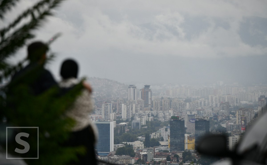 Lagano se okreneš i pogledaš, a ispod tebe Sarajevo: Pogled koji otkriva njegovu dušu