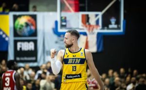 FIBA podijelila fotografiju: Ljubav navijača BiH prema Džananu Musi oduševila košarkaški svijet