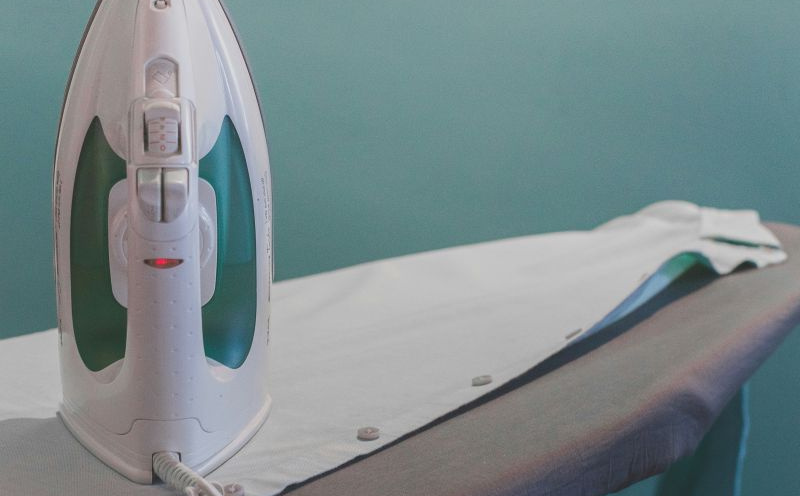 Trik koji morate isprobati: Ovo će vam skratiti vrijeme peglanja odjeće