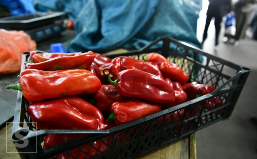 Priprema ajvara: Ovaj trik su koristile naše nane da najbrže ogule pečene paprike