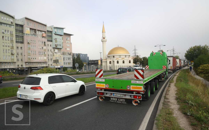 Saobraćajni kolaps u Sarajevu: Dio Stupske petlje blokiran, ogromne gužve i prema Rajlovcu