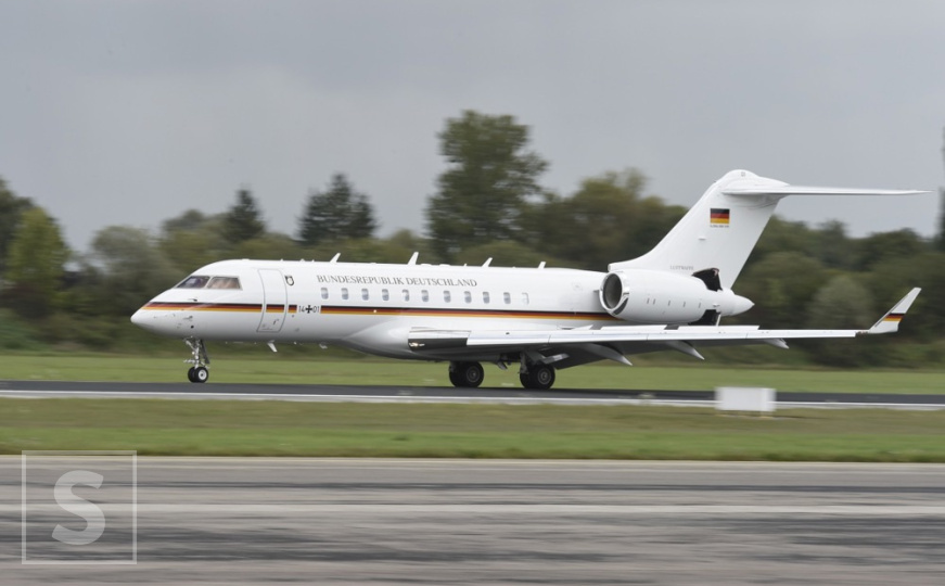 Drama na nebu iznad Balkana: "Zaslijepljen" avion u kojem je bila Von der Leyen