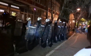 Novo nasilje u Srbiji, policija sinoć upotrijebila šok-bombe: "Ovo nije viđeno od 1996."