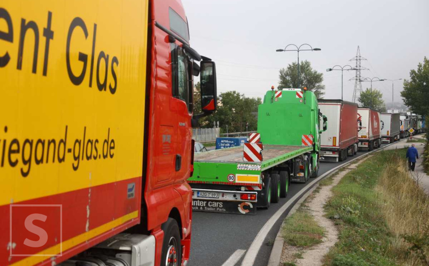 Noć proveli na ulicama širom BiH: Prijevoznici potvrdili - protest nastavljaju do daljnjeg