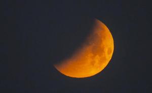 "Krvavi mjesec": Stiže nam spektakularno totalno pomračenje Mjeseca, evo šta to znači