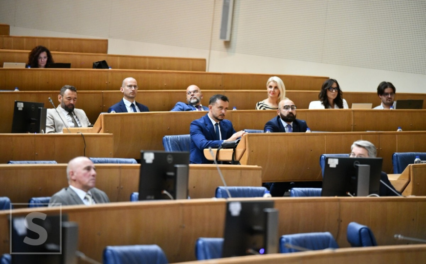 Plate državnih službenika i vojnika na čekanju: Sindikati spremaju tužbe