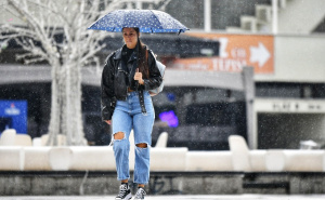 Osvježenje stiglo u Sarajevo: Pogledajte kako su građani dočekali kišu
