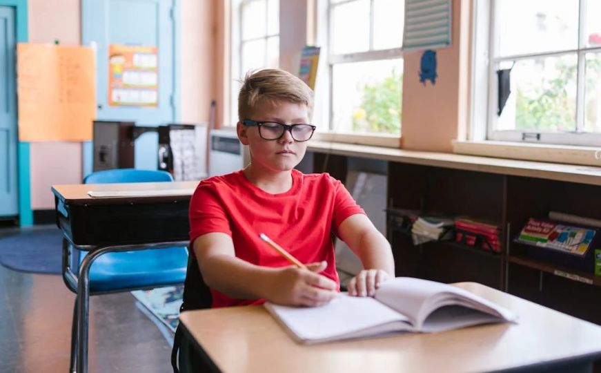 Kako škole u Sarajevu ove godine prate neprimjereno ponašanje učenika nakon kritika roditelja?