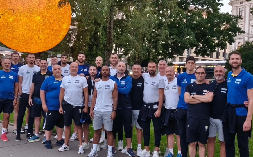 Junaci modernog doba: "Zmajevi za Zmajeve", košarkaši BiH pružili podršku nogometnoj reprezentaciji