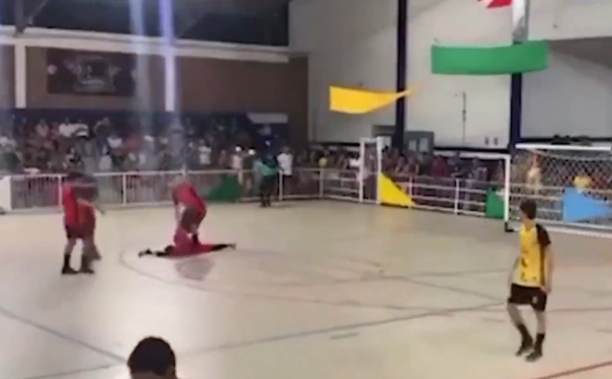 Stravičan trenutak na utakmici: Golman preminuo nakon što je odbranio penal