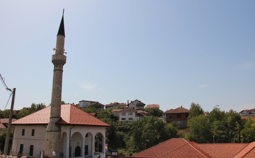 Obnovljena džamija u Svircu kod Gradačca: Evo kada će otvoriti svoja vrata za vjernike