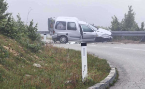 Tragedija u BiH: Vozač izašao nakon nesreće da postavi trougao, pa poginuo