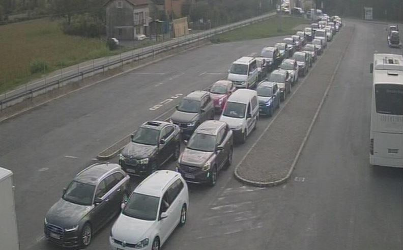 Gužve na izlazu iz BiH: Provjerite na kojim graničnim prijelazima se najduže čeka