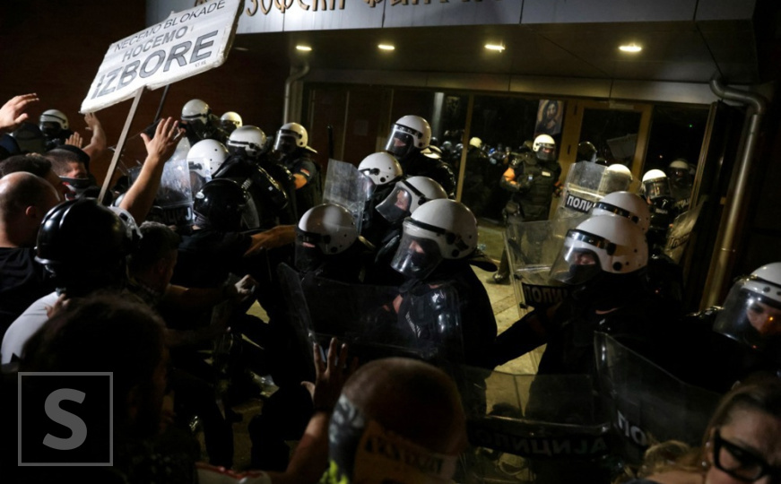 Nakon protesta u Novom Sadu privedeno 42 ljudi