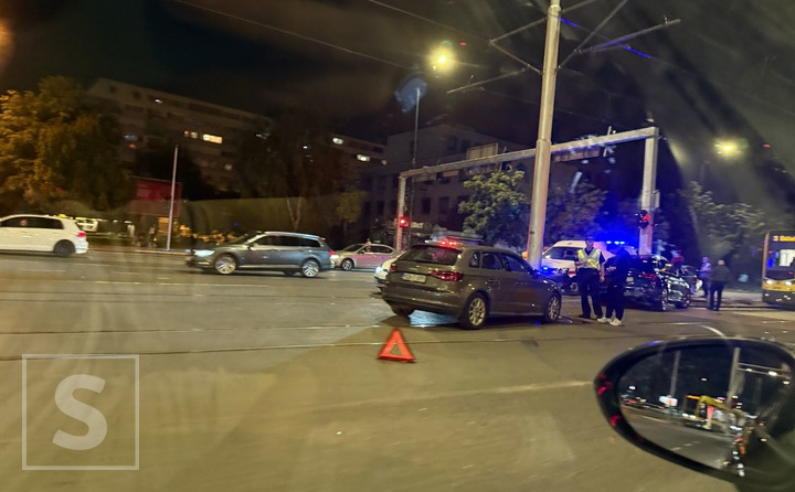 Saobraćajna nesreća u Sarajevu: Učestvovala dva vozila, hitna na terenu
