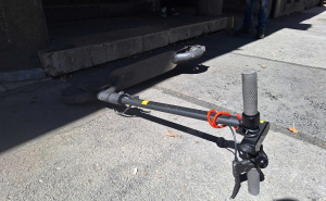 Nesreća u Sarajevu: Vozač pao sa trotineta i hitno prevezen u bolnicu