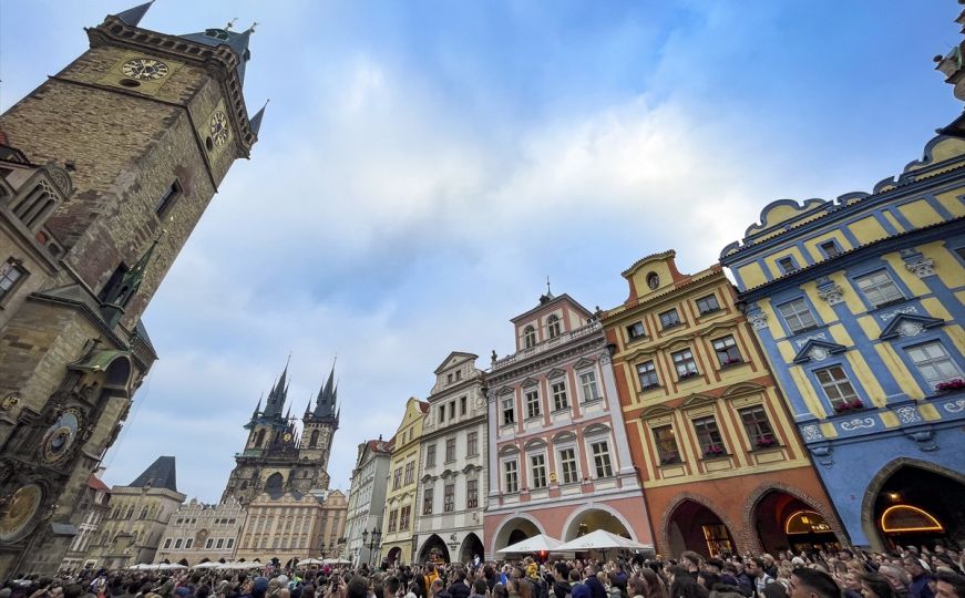 Češki Youtuberi u lovu na prevarante: Pokušavaju Prag učiniti sigurnim za turiste