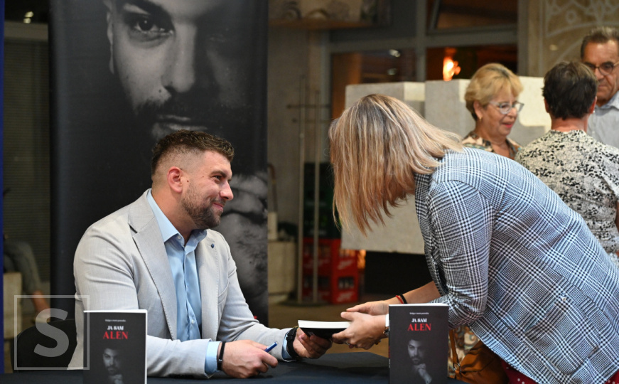 Predstavljena knjiga 'Ja sam Alen' u Sarajevu: Glas hiljada onih koji su decenijama bili nevidljivi