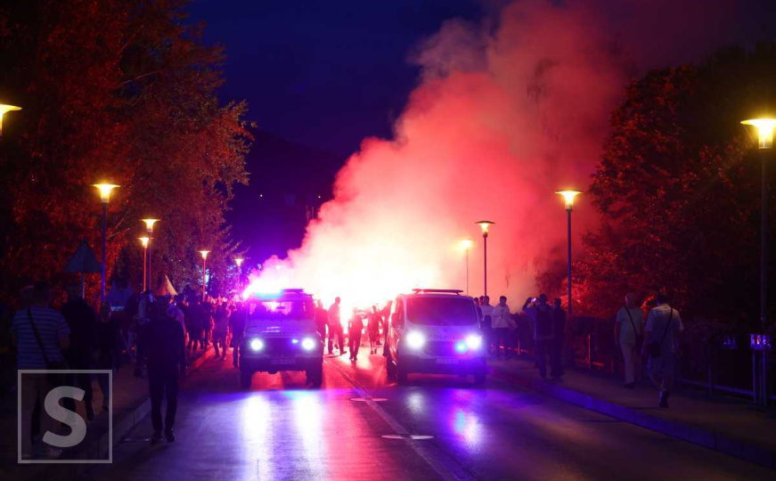 Pjesma BH Fanaticosa odjekuje Zenicom: Navjerniji navijači u korteu krenuli na Bilino polje
