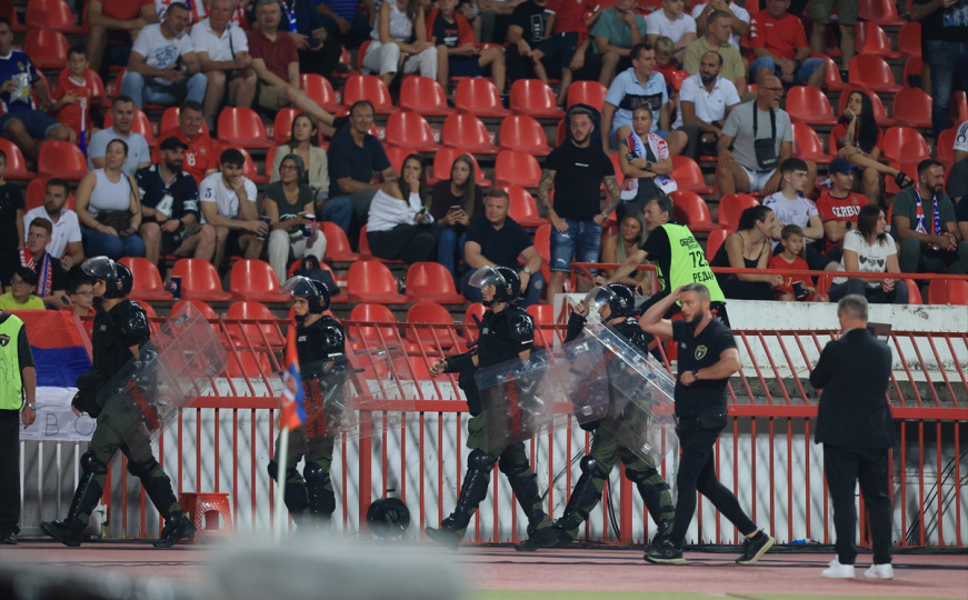 Navijači na Marakani: Nakon poraza Srbije od Engleske, uvrede prema Vučiću odjekivale stadionom