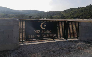 Postavljene kapije na novom haremu u Stocu