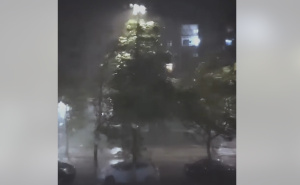 Objavljen snimak strašnog nevremena u Mostaru: Vjetar nosio sve pred sobom