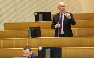 Dunović: Državni službenici i policija ostaju bez povećanja plata zbog neodgovornosti VMBiH