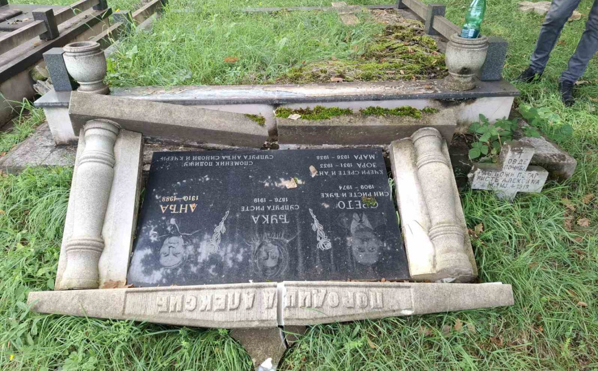 Vandalizam u BiH: Oskrnavljeno pravoslavno groblje u Zenici, polomljeno 60 spomenika