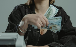 Zabrinjavajući podaci: Mladi u Njemačkoj se boje siromaštva, ali ih se samo 50% razumije u finansije