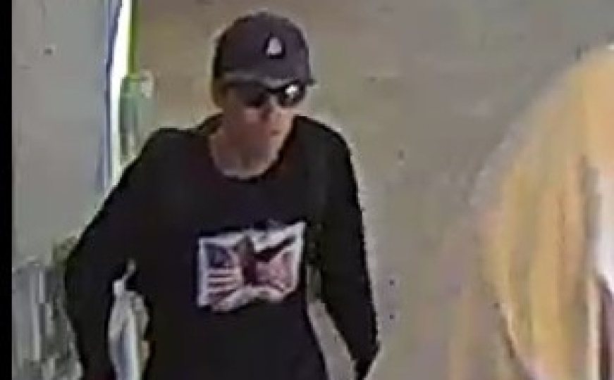 FBI nudi nagradu od 100.000 dolara za informacije o osumnjičeniku za ubistvo Charlieja Kirka