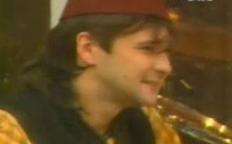 Dirli, dirli, dirlija nemoj dizat graju...: Ričl, Crvena jabuka i pjesma dana