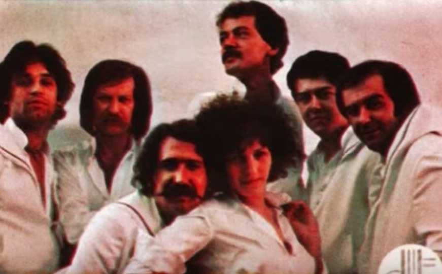 Ambasadori i Jasna Gospić: Pjesma dana - "Dođi u pet do pet, nešto ću ti reći ako nisi ljut"