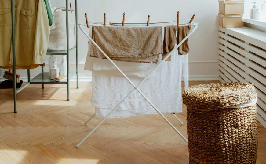 Može biti opasno po zdravlje: Nije dobro sušiti veš u sobi, a evo i zašto