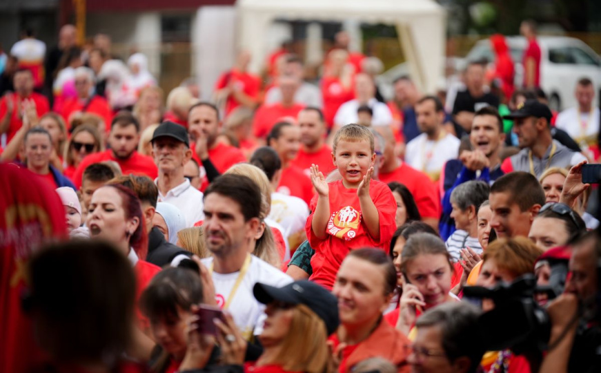 Snaga zajedništva: 5.000 ljudi u Visokom poslalo šetalo i trčalo za djecu oboljelu od raka