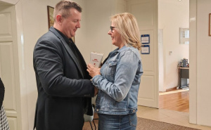 HDZ-ovom gradonačelniku i njegovoj supruzi grad povećao plaće: Kućni budžet im znatno veći