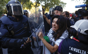 La Vuelta utrka prekinuta u Madridu zbog propalestinskih protesta: Oglasio se i premijer Španije