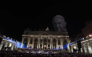 Nevjerovatan prizor u Vatikanu: Nebo iznad bazilike pretvoreno u umjetničko platno