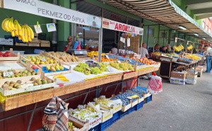 Visoke cijene proizvoda na tržnici u Banjoj Luci: Tegla ajvara 15 KM, a kilogram vrganja 28