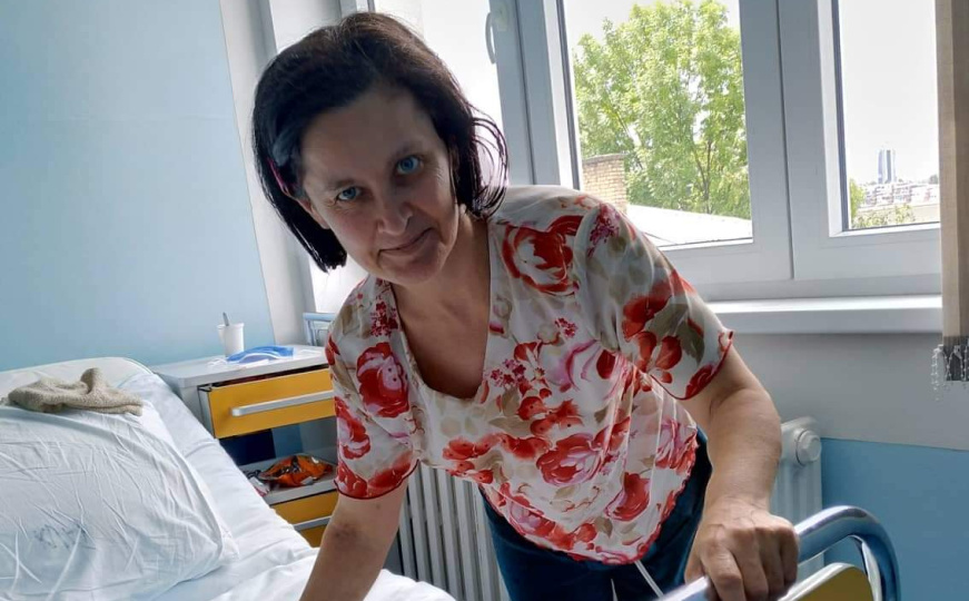 Udruženje Pomozi.ba pokrenulo apel za Jasnu Šečić koja vodi borbu s Parkinsonovom bolešću