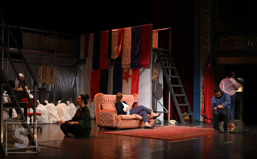 Izvedena hit predstava "Konačari" u NPS-u: "Šta je Bosna bila i šta bi mogla ponovo da bude"