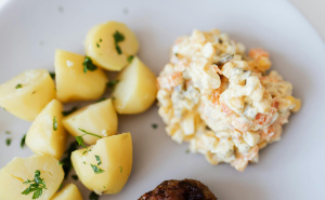 Najbolji recept za krompir salatu: Jedan tajni sastojak joj daje savršen ukus