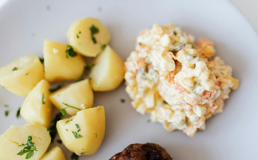 Najbolji recept za krompir salatu: Jedan tajni sastojak joj daje savršen ukus