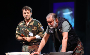 Krcata sala NPS-a tokom izvedbe "Sarajevskog trgovca": Priča o Hagadi i hrabrim čuvarima knjiga