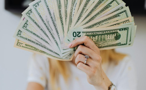 Zvijezde im se smiješe: Horoskopski znakovi koje čeka veliki finansijski uspjeh