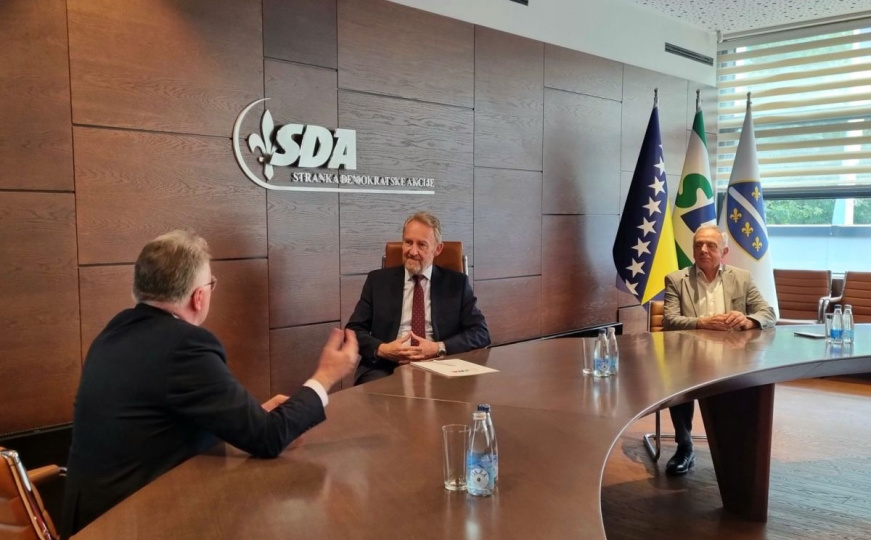 Savez kolumnista | Edin Subašić: Građanin Izetbegović na novom političkom kursu?